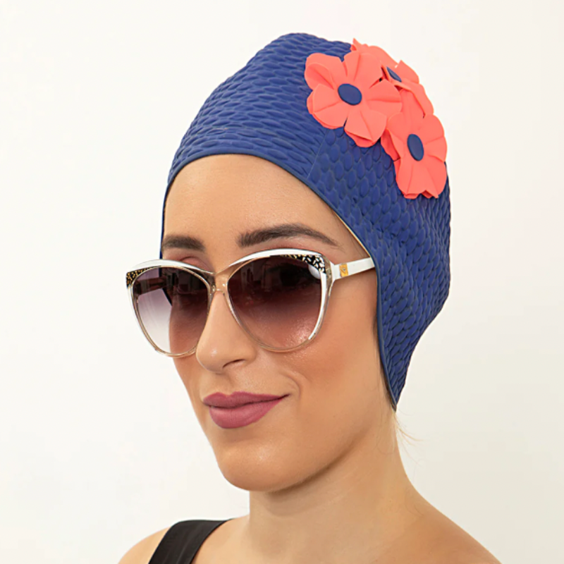 Bonnet de bain rétro à fleurs marine / rouge - KORES – Image 3