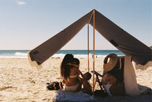 Tente de plage frangée Premium Laurens, rayée marine - BUSINESS & PLEASURE CO. - THE NICE FLEET